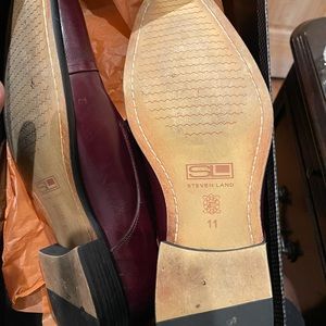Used but worn 1 time in excellent condition Steven Land dress shoes sz 11